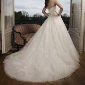 DESIGNER OLEG CASSINI - WEDDING DRESS & CHAPEL VEIL -  STRAPLESS BALL GOWN STYLE